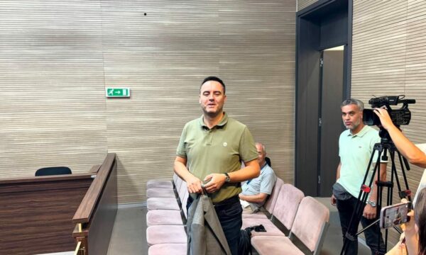 Prokuroria kërkon dënimin e Konjufcës për gazin lotsjellës, aktgjykimi më 28 gusht
