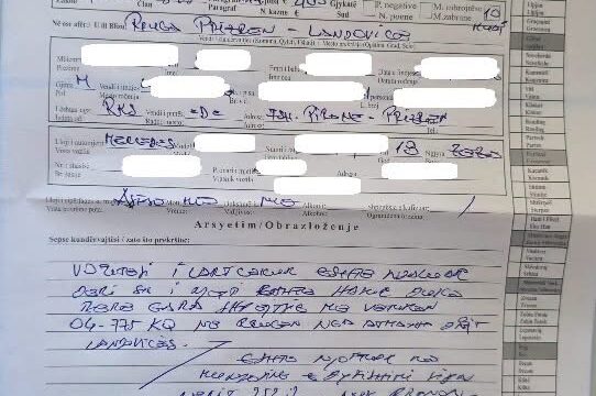 Gara shpejtësie në Prizren, policia ndalon dy shoferë dhe ua sekuestron patentë-shoferët për 10 mua
