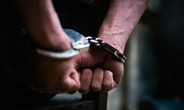 Arrestohet një person në Lipjan, dyshohet se e dhunoi një vajzë të mitur para dy javësh
