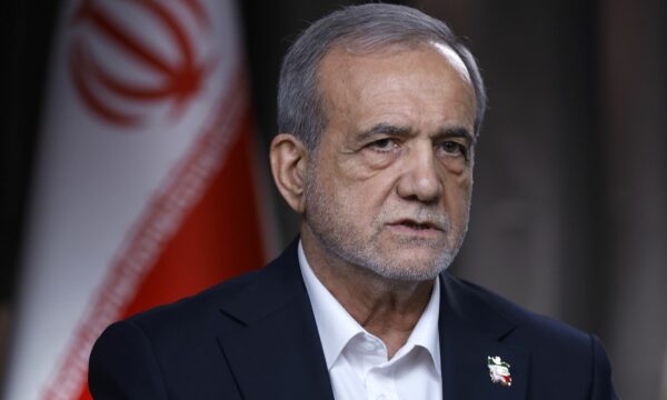 Irani në luftë “në shkallë të plotë”, thotë presidenti, ndërsa priten sanksione të reja nga SHBA