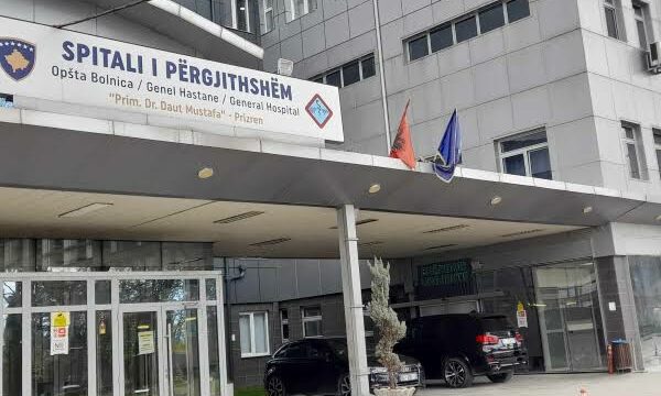 Vdes një person në Spitalin e Prizrenit, pasi dyshohet se u rrëzua sa ishte i dehur