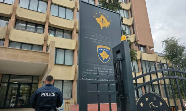 Arrestohet i dyshuari J.R., lidhur me rastin ‘krime të luftës’ në komunën e Zubin Potokut