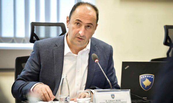 Raportohet se ish-ministri Liburn Aliu po intervistohet nga Prokuroria Speciale, ende s’ka konfirmim zyrtar