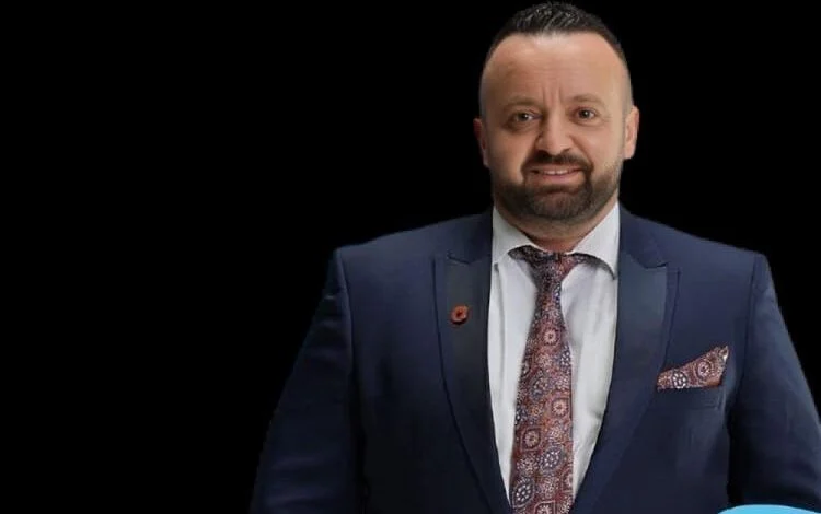 Qëndrim Kryeziu i kërkon Naim Tërnavës të bëjë publik emrin e personit të cilit pretendon se ia dorëzoi 6 milionë marka