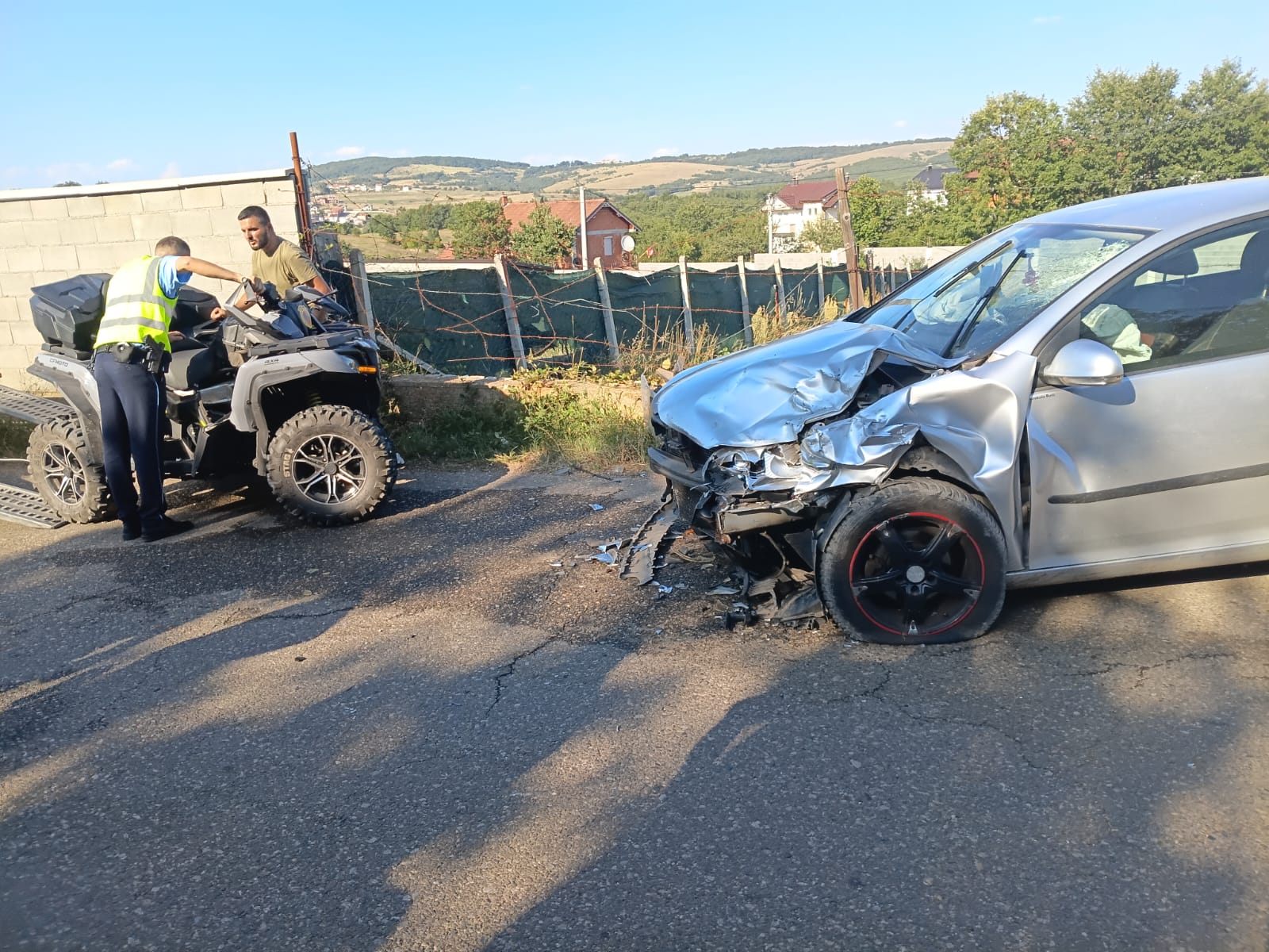 Motoristi përplaset me Golf 5-shin në fshatin Shkozë, ka të lënduar