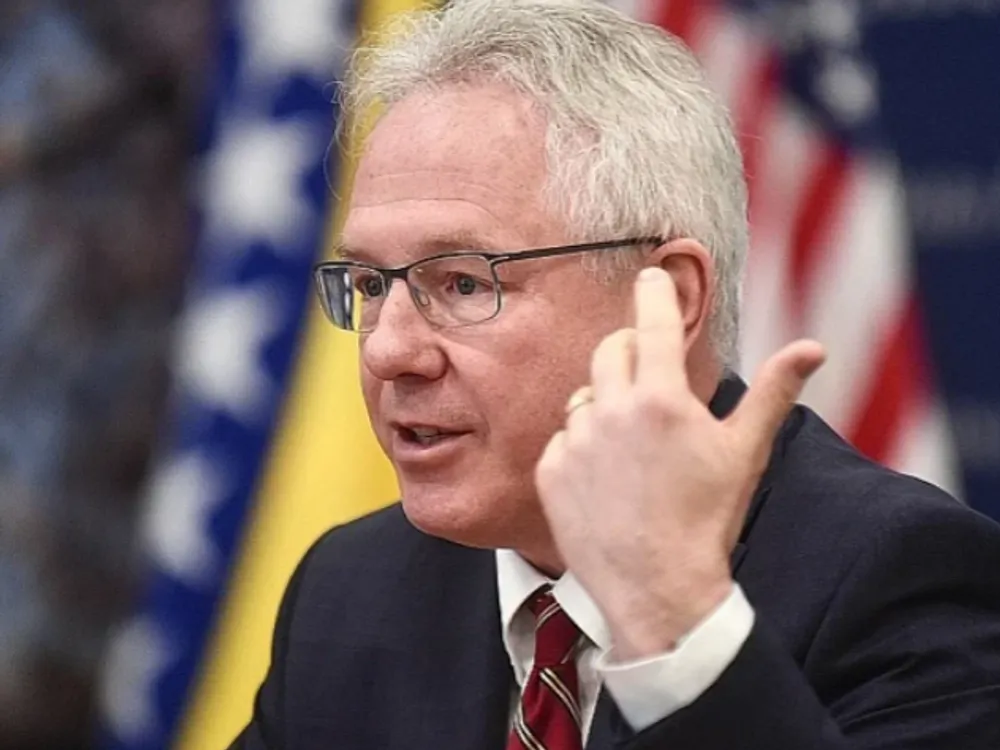 Ish-ambasadori amerikan përmend mundësinë që Bosnja ta njohë Kosovën
