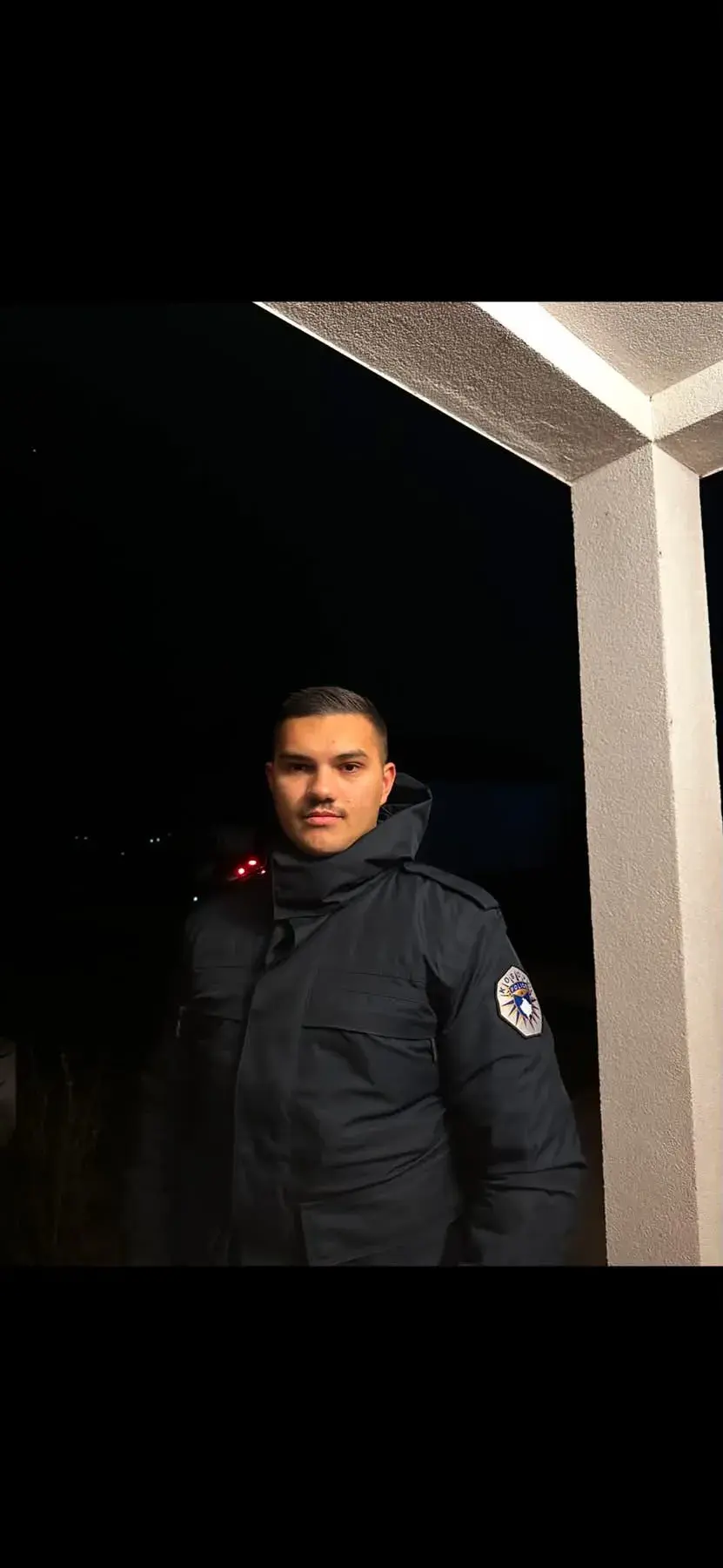 ”Një pjesë e imja ka vdek bashkë me ty..”, vëllai i policit që vdiq emocionon me fjalët