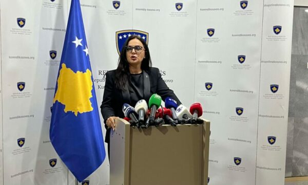 Lushaku: Dje ishim në Kuvend, por s’duam që të shkojmë drejt përçarjes qytetare dhe konfliktit