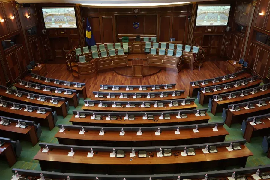 Ngërçi politik: A mund të qartësojë rrugën Kushtetuesja?