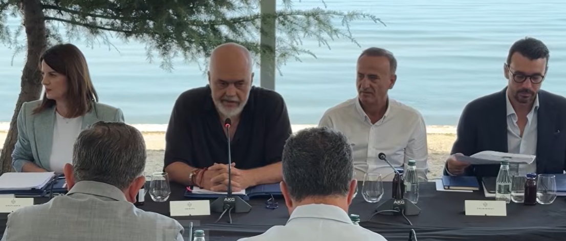 Rama mbledh socialistët në Pogradec, në qendër “Besa” – metoda e re për rikthimin e besimit te qytetarët