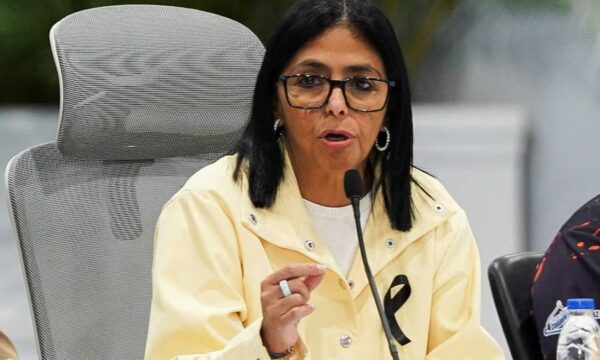 Trump njoftoi marrëveshjen e naftës me Venezuelën, Presidentja e përkohshme Rodriguez: Do të jetë në fuqi për 25 vjet