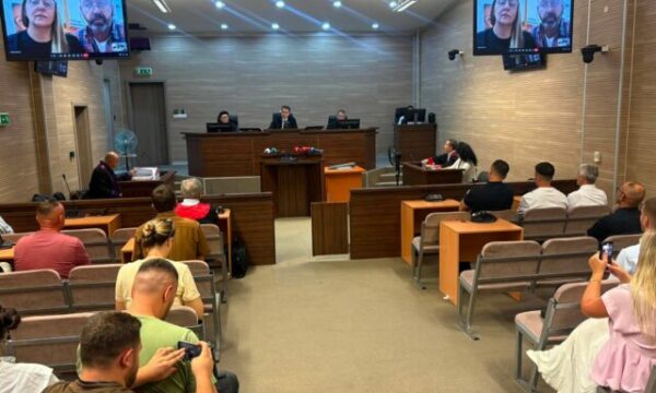 Ndërpritet seanca e rigjykimit për vrasjen e argjentinases, i akuzuari Nika kërkon përkthyes tjetër