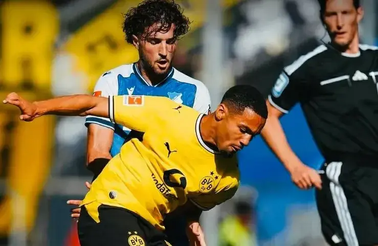 Bundesliga dhuron një pasdite spektakolare, 21 gola në pesë ndeshje