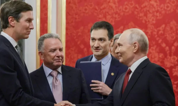 Të dërguarit e Trumpit takohen me Putinin, në fokus përfundimi i luftës në Ukrainë