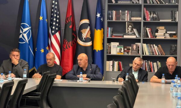 AAK thotë se do të koordinohet me PDK dhe LDK për dërgimin e seancës së 9 shtatorit në Kushtetuese