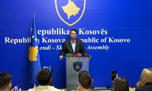 Murati thotë se Kuvendi i konstituua në mungesë të një nënkryetari të PDK-së