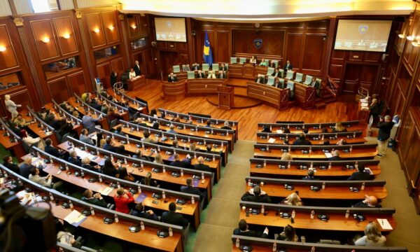 PDK pas deklaratës në Kuvend: Tani votojmë ndryshimet në Ligjin për Specialen