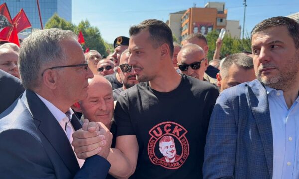 Hamza nga protesta paralajmëron veprime ligjore ndaj Speciales pas verdiktit: Do t’i konkretizojmë sot në Kuvend