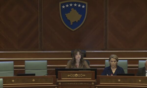 LVV e vazhdon seancën konstituive me qëndrime të reja, mungon PDK-ja dhe Aleanca