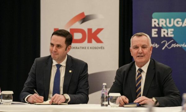 Ahmeti mesazh Abdixhikut: Të dëgjosh para se të vendosh është parim i LDK, fyerjet e linçimet s’janë vlerë e jona