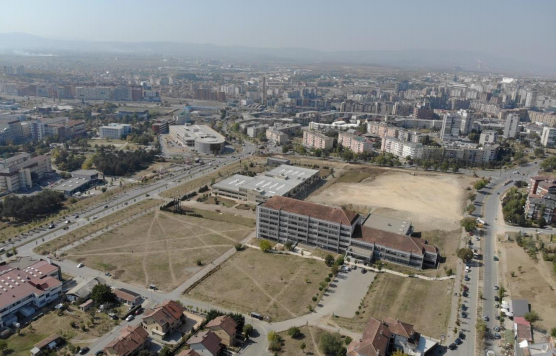 Bllokohet tjetërsimi i 68 ari tokë në zonën e Fakulteteve Teknike – Gjykata merr vendim