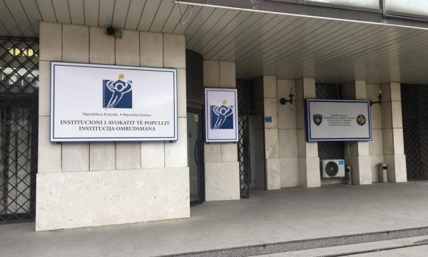 Avokati i Popullit: Kriteret e qeverisë për pagën e 13-të cenojnë barazinë dhe pritshmërinë legjitime