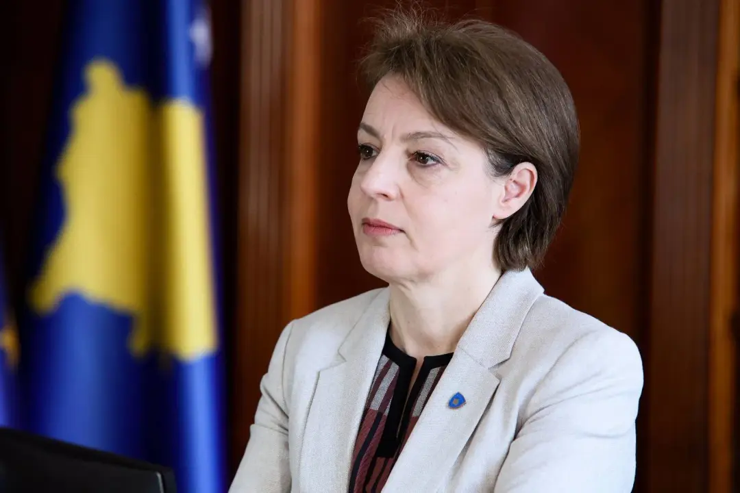 “KU JE SHPIUNE?” – Aksion në objektin e Ministrisë së Drejtësisë, të drejtuar nga Donika Gërvalla – Schwarz