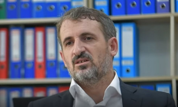 Miftaraj ironizon rezultatet e PISA-s dhe Nagavcin: Çudi, nxënësit po dalin shumë keq në matematikë