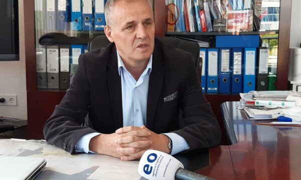 Nafta arrin në 1.95 euro, Berjani paralajmëron: Çmimet në ditët në vijim mbeten të paparashikueshme