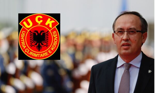 Avdullah Hoti e vendos në profil fotografinë e logos së Ushtrisë Çlirimtare të Kosovës
