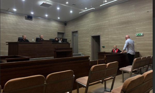 Një avokat dënohet me 6 muaj burgim dhe 1 mijë euro gjobë për ushtrim ndikimi