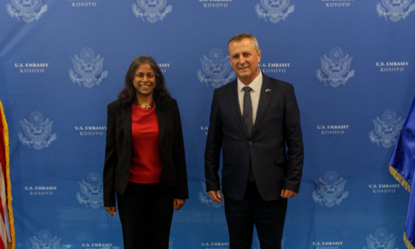 Isufaj takohet me Prattipatin në Ambasadën Amerikane, diskutojnë bashkëpunimin me Prokurorinë Speciale