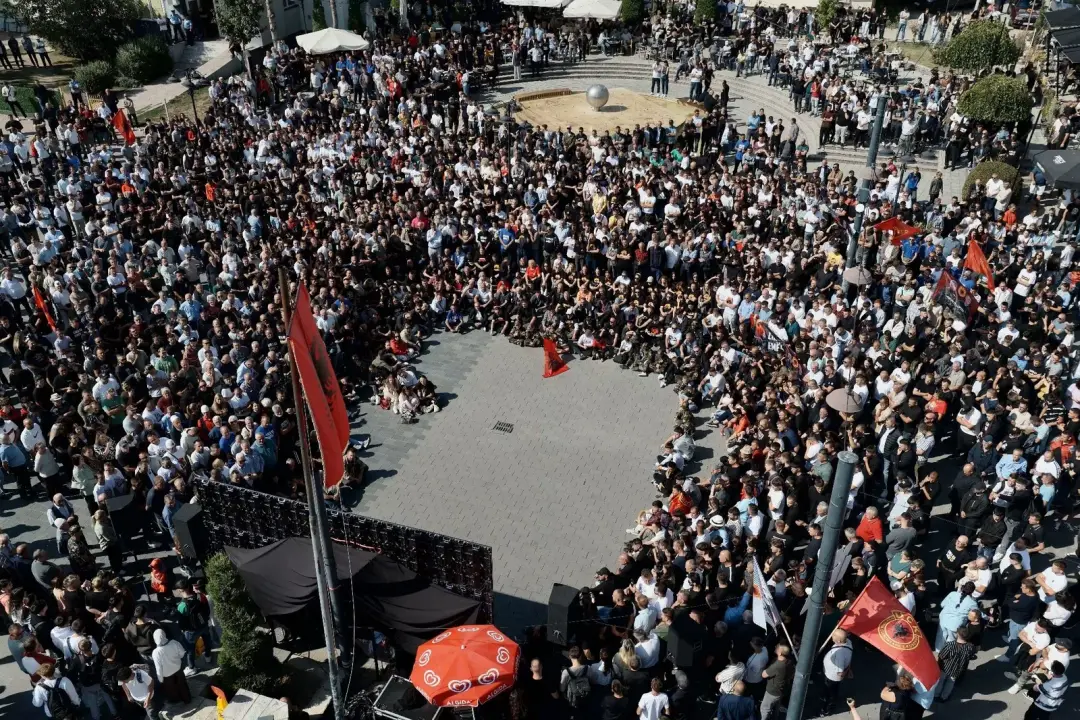 Sami Lushtaku për protestën e nesërme në Skenderaj: Rinia ngrihet në mbështetje të çlirimtarëve
