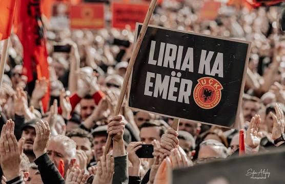 “Liria ka Emër” zhvillon aktivitet simbolik para EULEX-it në Prishtinë