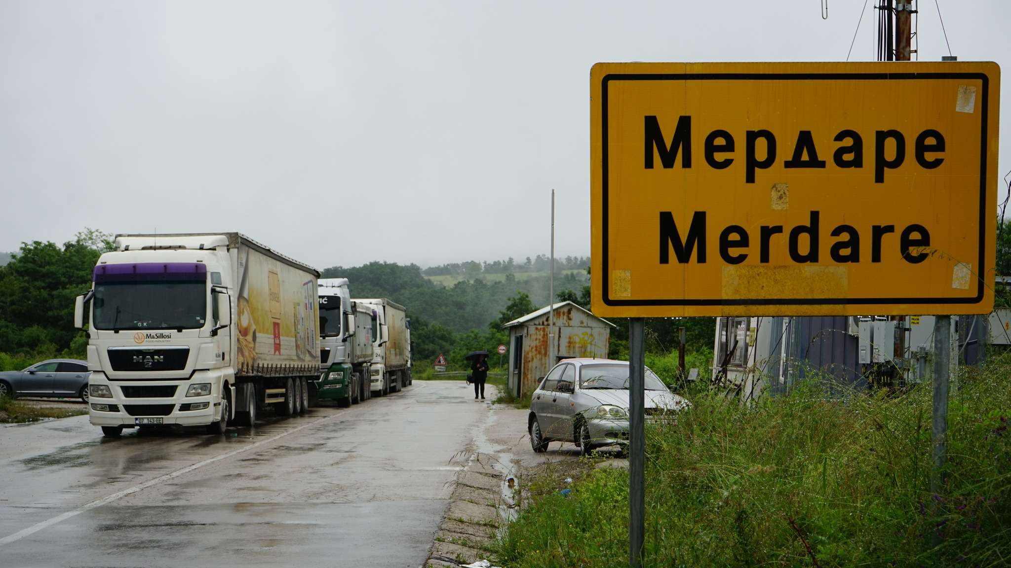 Merdara kërkon reagim: Mbeturinat dhe shpejtësia e veturave po shqetësojnë banorët, në rrezik edhe fëmijët