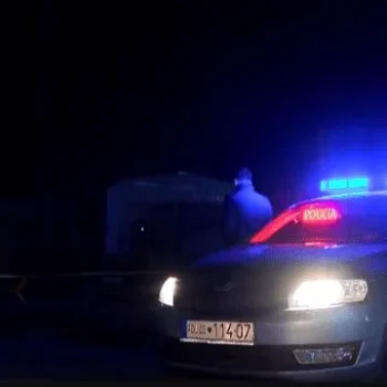 7-vjeçari goditet nga vetura në Ferizaj, shoferi ikën nga vendi i ngjarjes