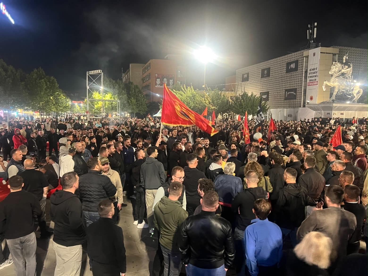 Protestat pas vendimit në Hagë, policia: Dy të arrestuar, njëri u ndalua për 48-orë
