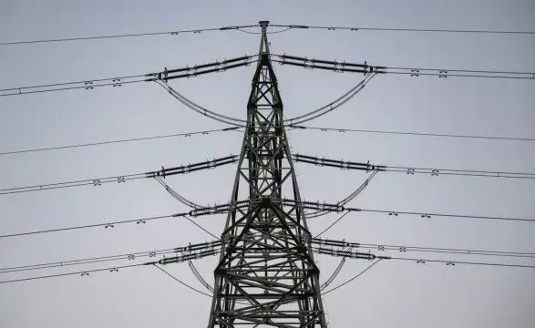 Ulen çmimet e energjisë elektrike në Zvicër, familjet do të paguajnë më pak në 2027