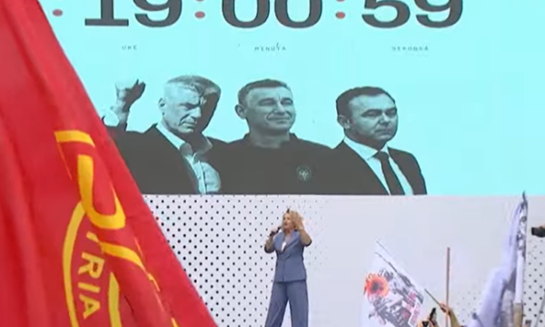 Shkurte Fejza përmbyll Marshin për Liri me këngë “Mora fjalë”