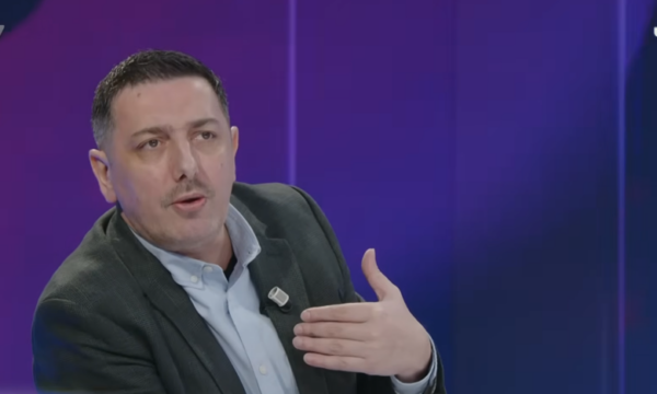 Syla: Nëse Kurti e voton propozimin e PDK-së për Specialen, mund t’ia votojnë Presidentin, të krijohet stabilitet