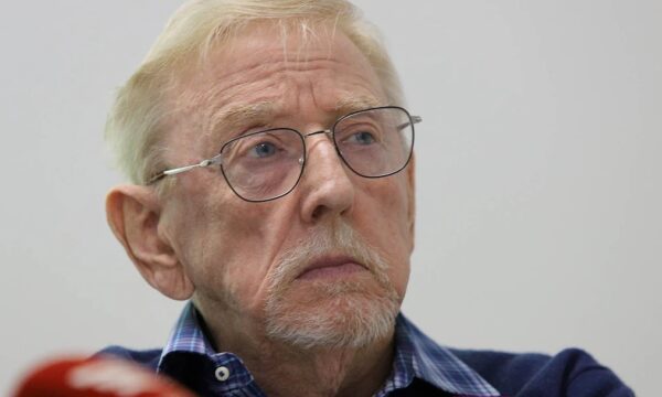 Walker për Express: Procesi i Hagës është në thelb politik