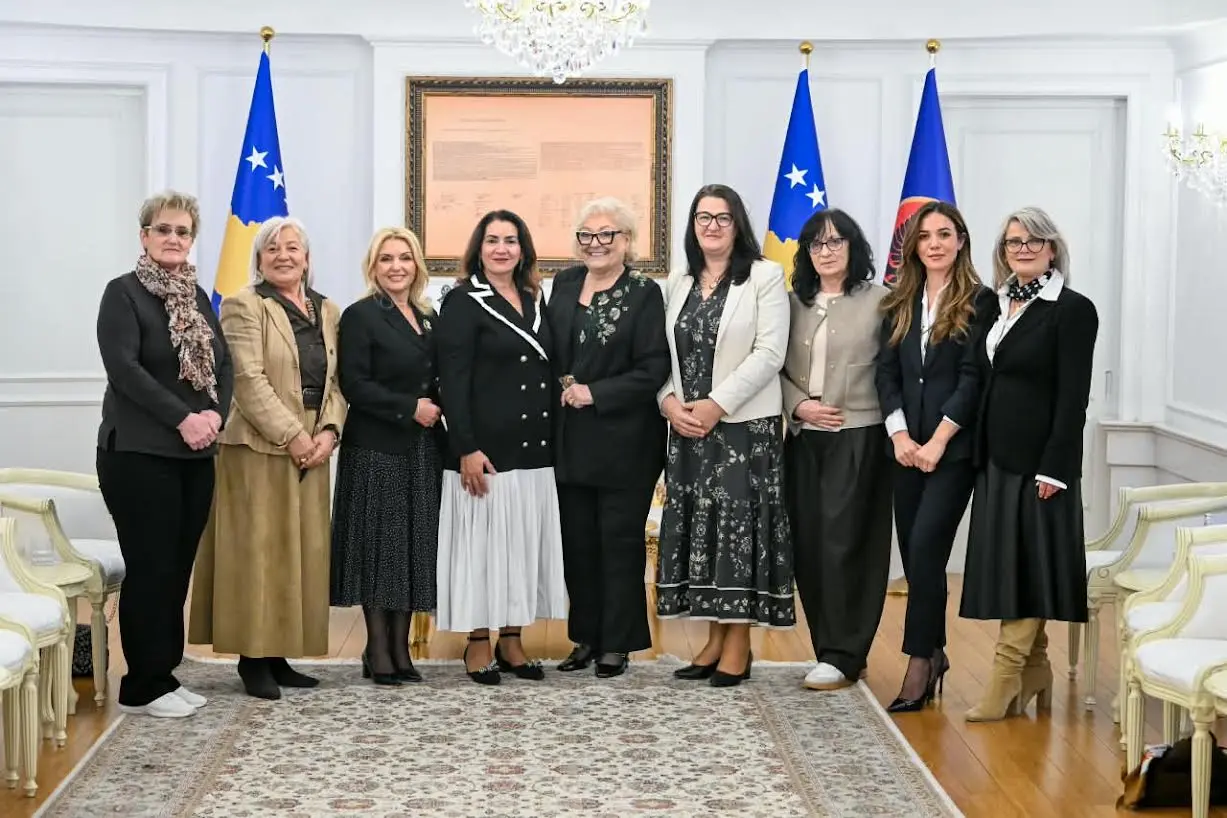 Presidentja takon përfaqësueset e strehimoreve, mbrojtja e grave nga dhuna temë kyçe