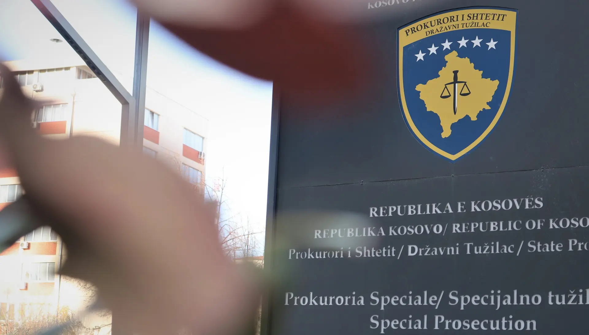 Aktakuzë ndaj një personi për kontrabandim me migrantë e falsifikim dokumentesh