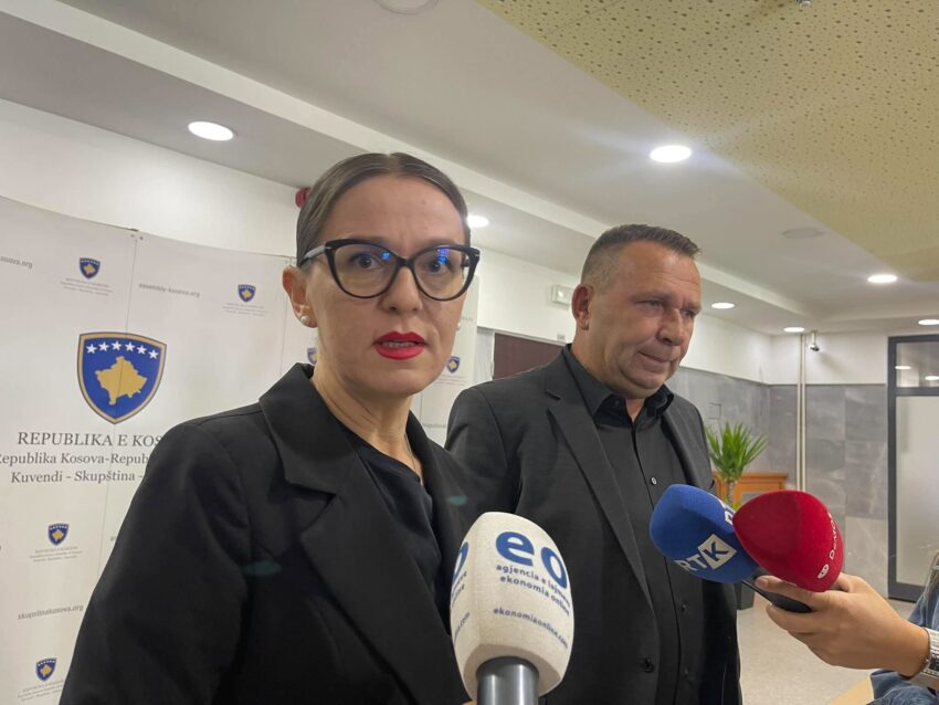 PDK-ja largohet nga komisioni për mbikëqyrjen e AKI-së, kërkon procedimin e ligjit për Dhomat e Specializuara