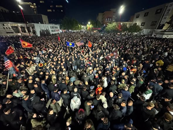 Protesta vijon: Rritet numri i protestuesve, kërkohet miratimi i ligjit