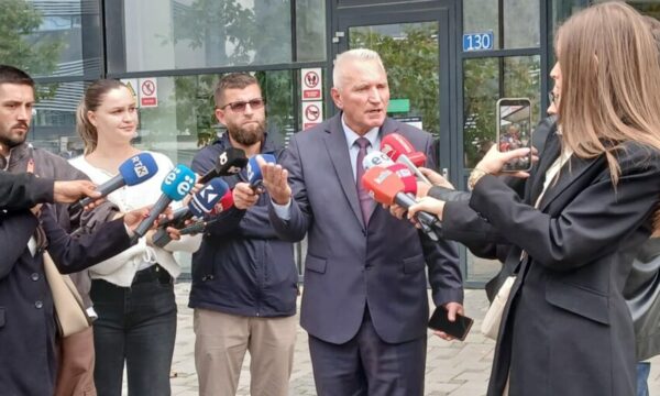 Familjarët të pakënaqur me dënimin prej 10 vjetësh ndaj Gjokoviqit: Ku është drejtësia?