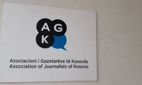 AGK-ja alarmohet për licencimin e Radio Policisë: Rrezik për përhapjen e narrativave partiake