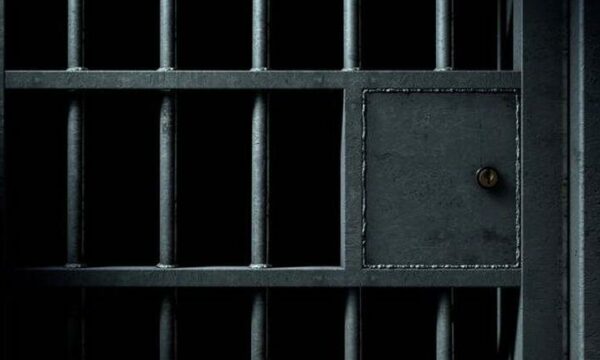 Vrau fqinjin në Klinë, dënohet me 22 vjet burgim
