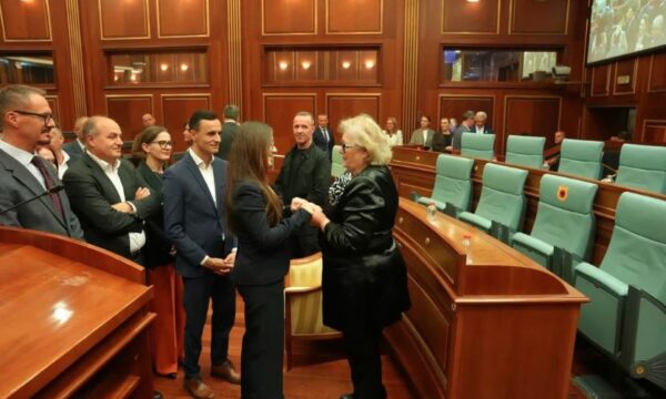 Deputetja e PDK-së: Kemi besuar dhe vazhdojmë të besojmë në integritetin e presidentes