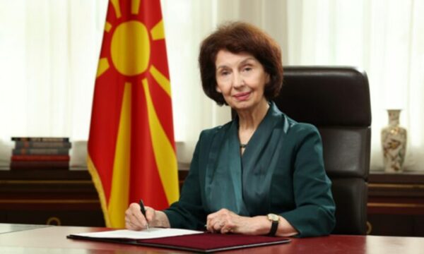 Davkova uron Shiroka-Pulën: Zgjedhja juaj fundi i paqartësisë politike, më vjen mirë që përsëri u zgjodh një grua